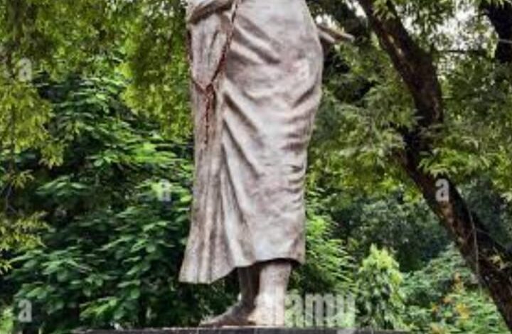 Prayagraj news: Controversy over removing the word 'Pandit' from the Martyr's Wall, why compromise with Chandrashekhar Azad's honor?