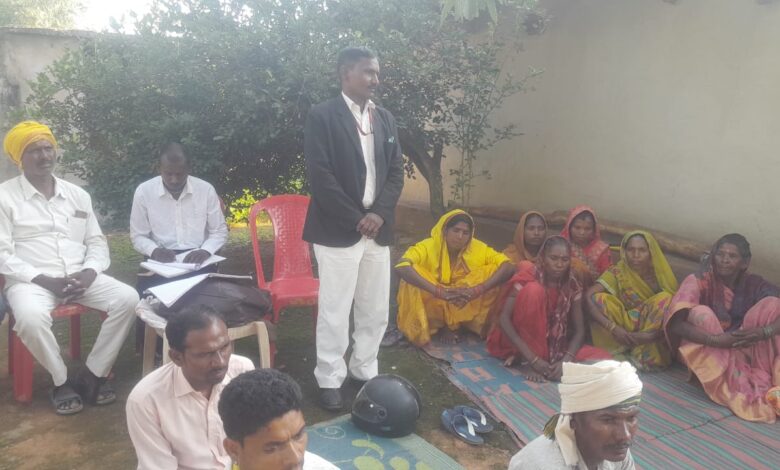 Tribals troubled by bullies: Meeting held in Baghadu village of Duddhi area, strategy made