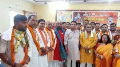 Celebrated Guru Purnima in Belha with great pomp, Guru Samman organized in BJP office