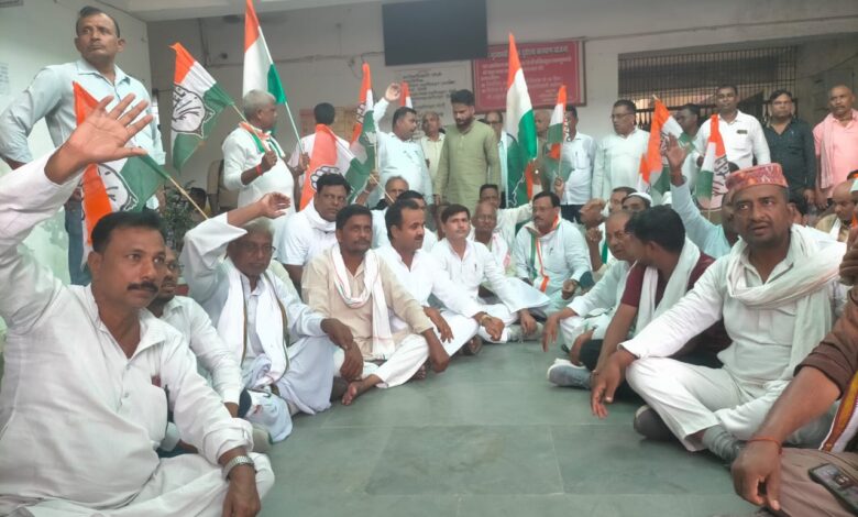 Ghosi news: BJP accused of taking action out of political revenge, warning - if justice is not given, there will be a statewide movement