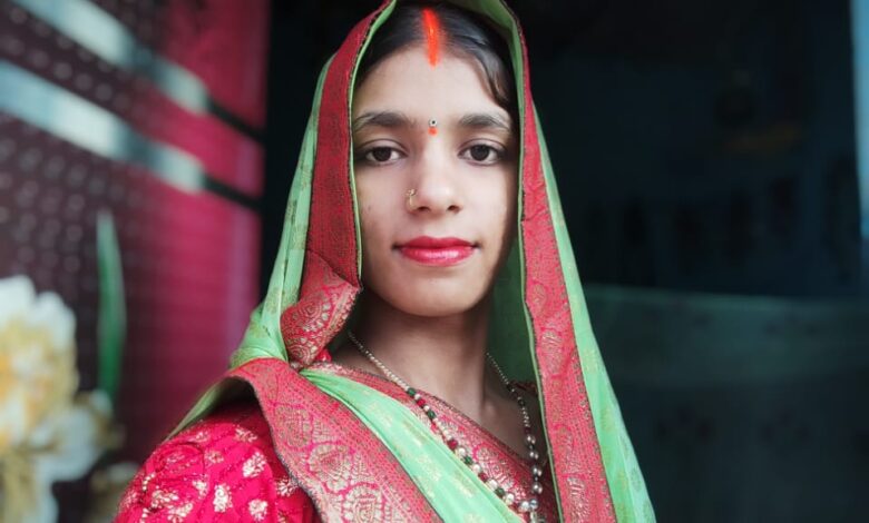 Kushinagar news: Married woman's body found after three days, body found stuck in the canal - murder or suicide?