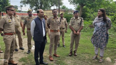 Pratapgarh news: DM and SP conducted public hearing and inspection on police station resolution day