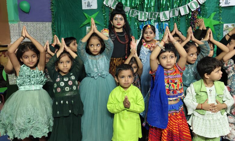 Sonbhadra news: Unique presentation of Sawan festival decorated with devotion, greenery and culture.
