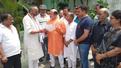 Sonbhadra news: Electricity department accused of cheating consumers, opposition to prepaid meters