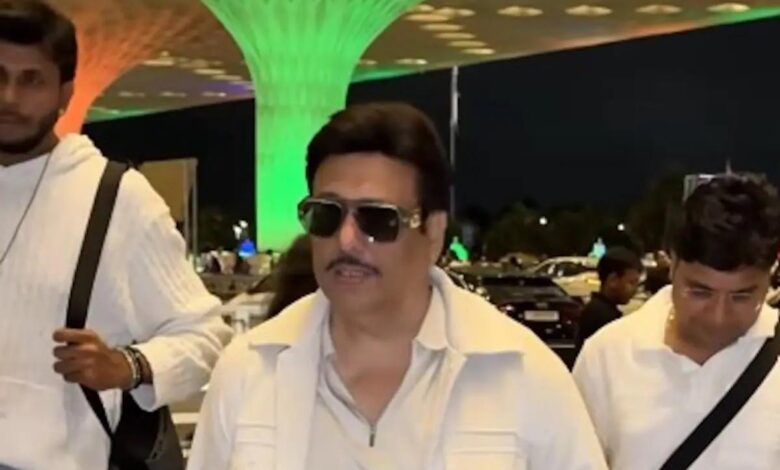 Govinda divorce rumour: Amidst divorce speculations, Govinda was seen at the airport, gave a flying kiss to fans