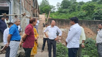 Sonbhadra news: Additional District Magistrate Bagish Shukla inspected the development works of Anpara Nagar Panchayat: Emphasis on quality and time limit