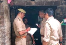 Kaushambhi news: Criminals robbed 200 meters away from the police station, took the family hostage and stole Rs 5 lakh
