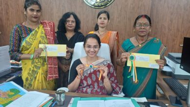 Sonbhadra news: Tricolor Rakhi made by group friends will be tied on the wrists of PM and CM