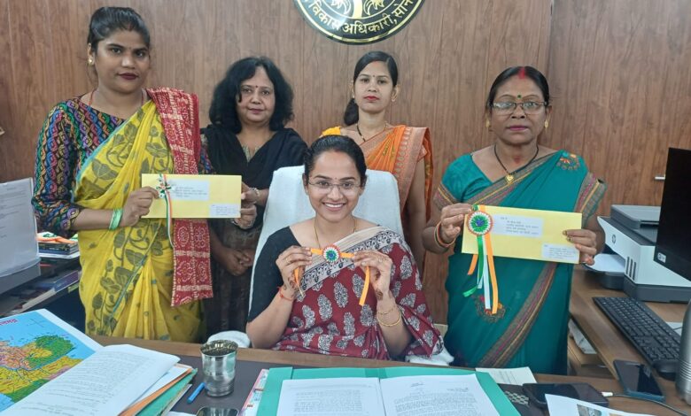 Sonbhadra news: Tricolor Rakhi made by group friends will be tied on the wrists of PM and CM