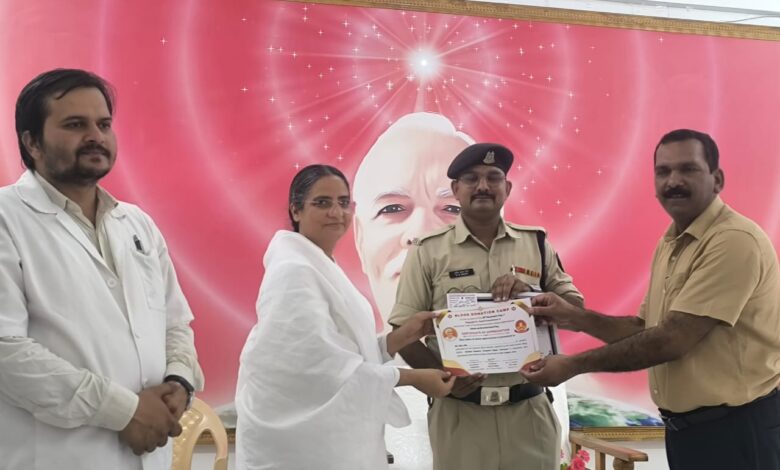 Sultanpur: Blood donation does not cause weakness, one should donate blood three times a year: Dr. R.K. Mishra