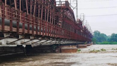New Delhi: Yamuna water level in Delhi decreases, but there is still danger of flood