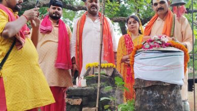 Pratapgarh news: Lokpal Samaj Shekhar along with his wife consecrated the ancient Shivalinga at the 9th century Surya Mandir