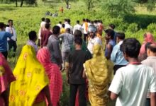 Sonbhadra news: Dead body of a youth found in a drain, family members suspected murder, police engaged in investigation