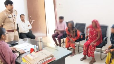 Pratapgarh news: Area Officer Sadar Karishma Gupta held public hearing, gave instructions to solve problems
