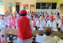 Sonbhadra news: The farmer is running from pillar to post for fertilizer and the government is busy in corruption: MP Chhotelal Kharwar