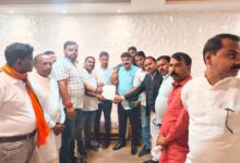 Prayagraj news: Allegation of illegal recovery in Naini Municipal Corporation, councilors submitted memorandum to Additional Municipal Commissioner