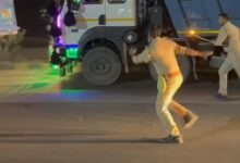 Sonbhadra news: Yogi's police appeared helpless in front of mining transport mafia, stone pelting took place when trucks did not stop