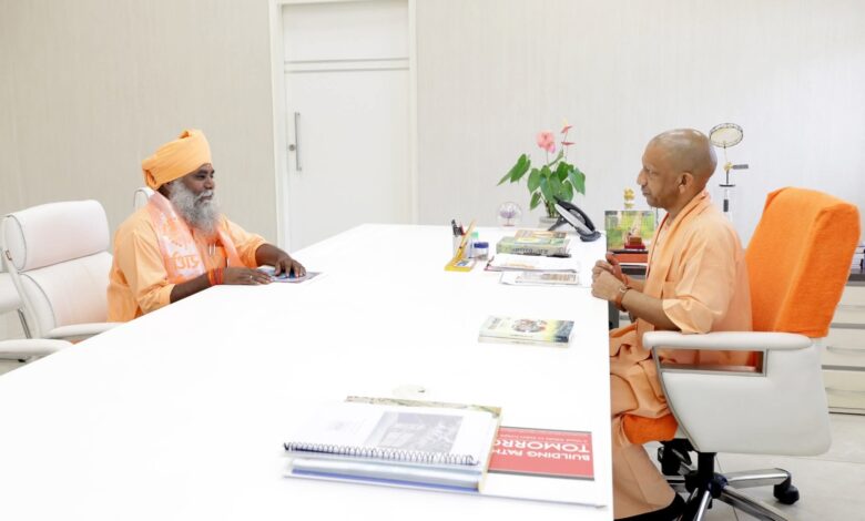 Peelibheet: MLA Swami Prakasthanand met the Chief Minister, demanded to open a college in Barkheda and compensation for farmers