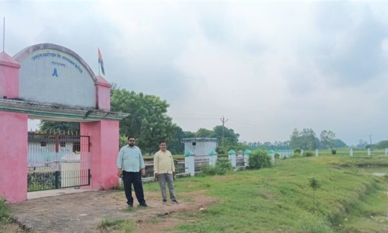 Pratapgarh news: BDO Bihar inspected the sports ground and Amrit Sarovar.