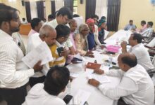 Mau news: 2 out of 45 complaints were resolved on the Sampoorna Samadhan Diwas, the sub-district magistrate gave instructions for quality disposal.
