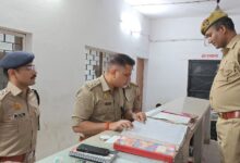 Pratapgarh news: Newly appointed Superintendent of Police Deepak Bhukar conducts surprise inspection at Kotwali Nagar police station