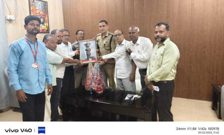 Pratapgarh news: A delegation from the Press Club of Pratapgarh met the newly appointed Superintendent of Police and extended their best wishes.