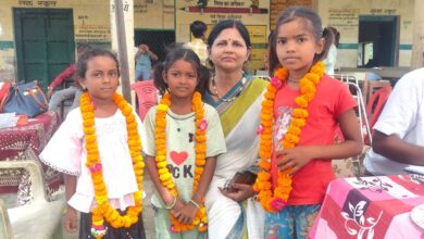 Pratapgarh news: Dr. Akanksha Dixit's initiative to distribute Taraul furniture in the primary school will be a milestone - Jeetlal