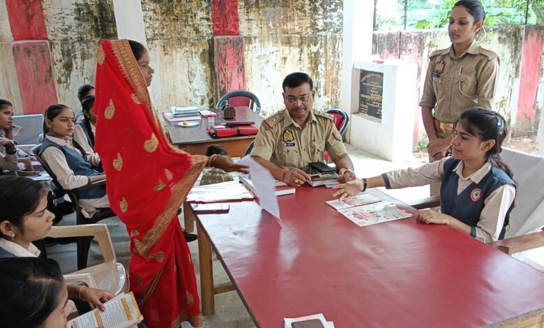 Mission Shakti: Shayra Fatma becomes station in-charge for a day, listens to the problems of the victims