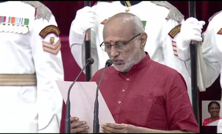 CP Radhakrishnan took the oath: CP Radhakrishnan became the 15th Vice President of the country, the President administered the oath.
