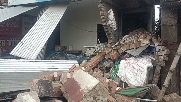 Road accident in Pratapgarh: Uncontrolled car wreaks havoc, shopkeeper injured after ramming into sweet shop