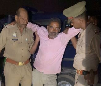 Sonbhadra news: Four cattle smugglers escaped from the spot, 14 cattle, pistol and cartridges recovered.