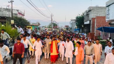 Peelibheet: A grand procession was taken out in Puranpur on the occasion of Maharishi Valmiki Swami Ji's appearance festival.