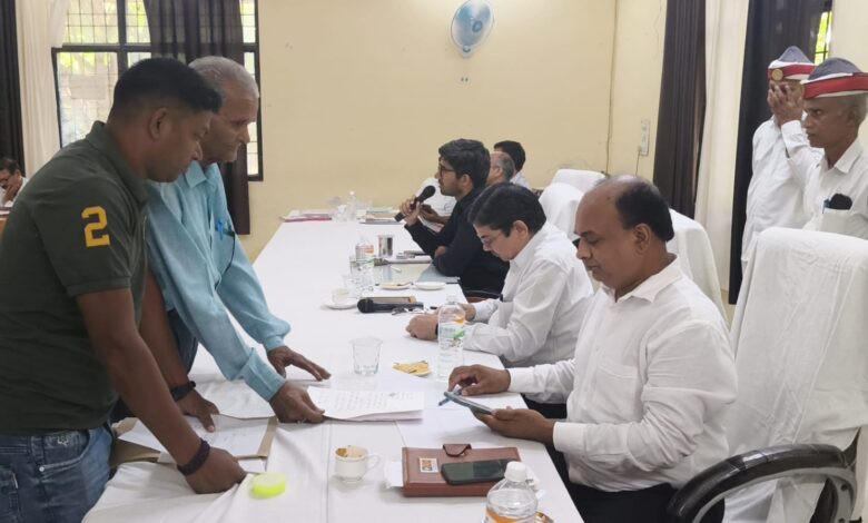 Mau news: 40 applications received on the Sampoorna Samadhan Diwas, two cases resolved on the spot