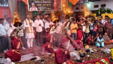 Sonbhadra Chhath Puja: On Chhath Puja, mothers and sisters pledged to protect the environment, with a grand aarti held at the Sajaur canal ghat.