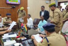 Pratapgarh news: Superintendent of Police held a public hearing and gave instructions for quick resolution of problems.