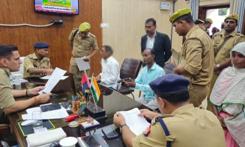 Pratapgarh news: Superintendent of Police held a public hearing and gave instructions for quick resolution of problems.