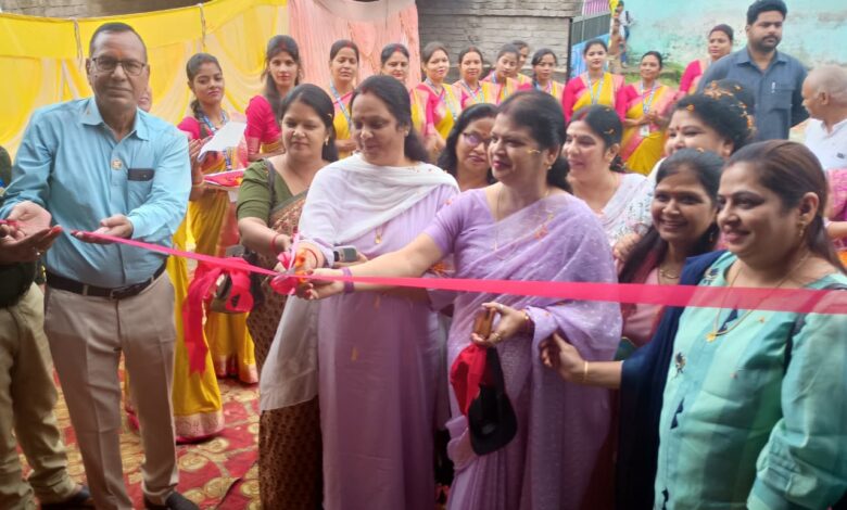 Sonbhadra news: Lions Club Renusagar presented a water cooler to SS Public School, Debulganj Anpara.
