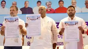 Congress in disarray, Tejashwi Yadav in the fray alone, Grand Alliance's problems increase