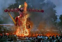 Renukoot news: Dussehra was celebrated with great pomp in Hindalco Renukoot, a huge Ravana Dahan took place.