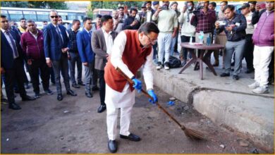 CM Dhami ISBT inspection, Dehradun ISBT news, Uttarakhand cleanliness drive, पुष्कर सिंह धामी निरीक्षण, ISBT Dehradun सफाई, Uttarakhand transport updates, MDDA निर्देश, Dehradun transport system, उत्तराखंड स्वच्छता अभियान, ISBT अव्यवस्था, CM surprise inspection, Uttarakhand tourism facilities, Dehradun infrastructure news, परिवहन विभाग देहरादून, Cleanliness Uttarakhand, ISBT देहरादून व्यवस्था, मुख्यमंत्री धामी खबर, Uttarakhand government updates