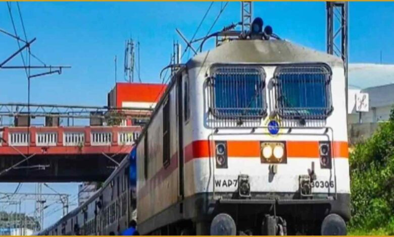 भारतीय रेलवे मल्टी-ट्रैकिंग परियोजना, महाराष्ट्र गुजरात रेलवे नेटवर्क विस्तार, ओखा कानालूस दोहरीकरण, बदलापुर कर्जत तीसरी चौथी लाइन, CCEA रेलवे परियोजना मंजूरी, पीएम गति शक्ति परियोजनाएँ, रेलवे नेटवर्क 224 किमी विस्तार, रेलवे माल ढुलाई वृद्धि, द्वारका मंदिर रेल कनेक्टिविटी, मुंबई उपनगरीय रेलवे अपडेट