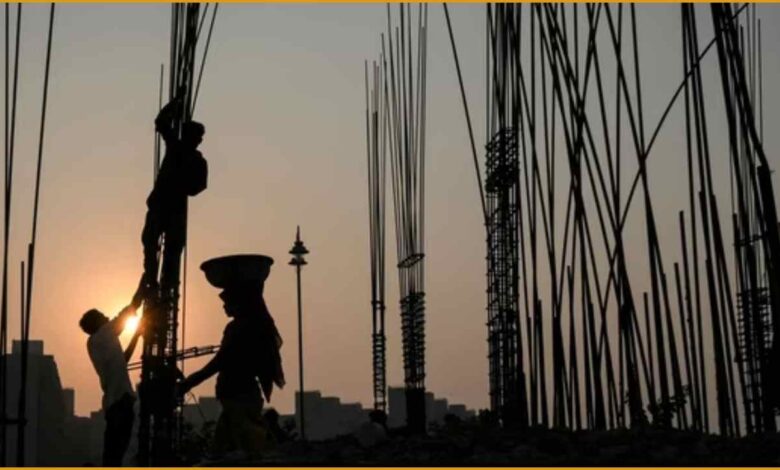 चार लेबर कोड लागू, Labour Code 2025 India, Wages Code 2019, Social Security Code 2020, Occupational Safety Code, Mansukh Mandaviya labour reforms, India labour law changes, 29 old labour laws abolished, worker welfare reforms, new labour code salary impact