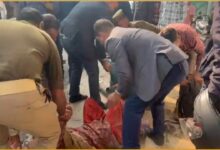 Lucknow News, लखनऊ मां बेटे जहर मामला, मथुरा भूमाफिया आरोप, Lucknow suicide attempt news, सल्फास खाकर आत्महत्या प्रयास, यूपी land mafia latest news, पर्यटन मंत्री आवास घटना, Lucknow breaking news today, CM आवास के पास आत्महत्या, मथुरा बरसाना पीड़ित परिवार