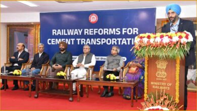 रेलवे सीमेंट माल ढुलाई दर, Indian Railways Cement Freight, Bulk Cement Terminal Policy, Ashwini Vaishnaw Railway Reforms, थोक सीमेंट नीति 2025, निर्माण लागत कम हुई, Affordable Housing India, Cement Logistics India, GTKM freight rate, Multi-modal logistics cement