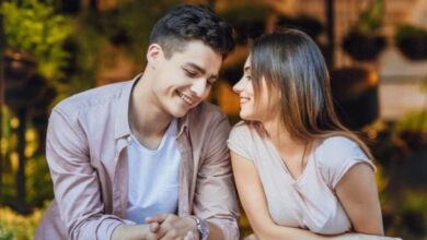 फ्यूचर फेकिंग, डेटिंग रेड फ्लैग, रिलेशनशिप न्यूज, इमोशनल मैनिपुलेशन, लव बॉम्बिंग, गैसलाइटिंग, डेटिंग ट्रेंड्स हिंदी