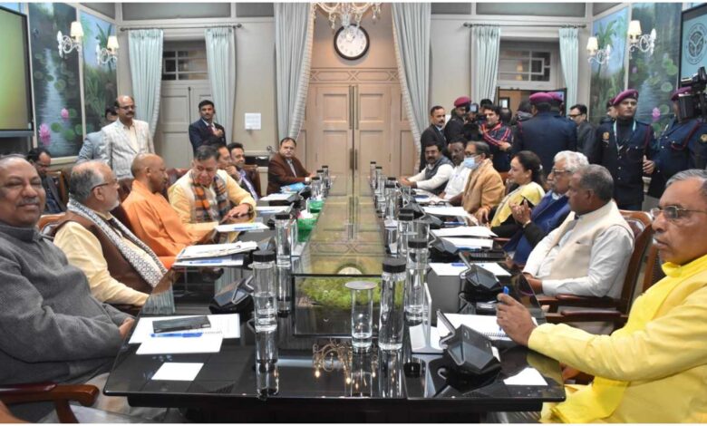 उत्तर प्रदेश विधानसभा, शीतकालीन सत्र, वंदे मातरम चर्चा, योगी आदित्यनाथ, सतीश महाना, कार्य मंत्रणा समिति, सर्वदलीय बैठक, यूपी राजनीति, लखनऊ समाचार, विधानसभा कार्यवाही