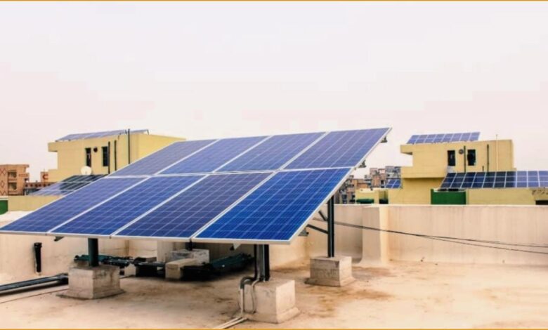 Solar Energy, उत्तर प्रदेश सौर ऊर्जा, योगी सरकार उपलब्धि, सोलर इंस्टॉलेशन यूपी, नवीकरणीय ऊर्जा यूपी, पीएम सूर्यघर योजना, सोलर रूफटॉप यूपी, यूपी सौर नीति, 1038 मेगावॉट सौर क्षमता, यूपी रिन्यूएबल एनर्जी