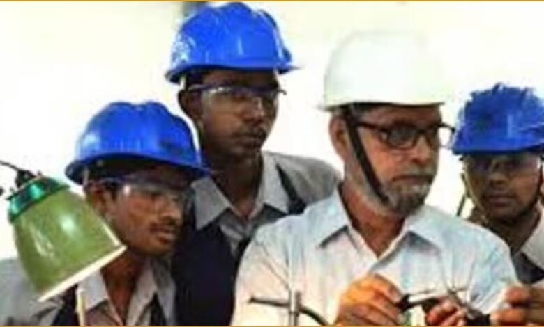 यूपी ज़ीरो पॉवर्टी अभियान, UP Skill Development Mission, UPSDM training, उत्तर प्रदेश रोजगार, योगी आदित्यनाथ योजनाएं, महिला आरक्षण स्किल ट्रेनिंग, दिव्यांग आरक्षण UPSDM, प्रयागराज स्किल डेवलपमेंट, Zero Poverty Scheme UP