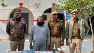 Operation Prahar: A notorious criminal was arrested in Pratapgarh with 1.120 kg of marijuana and illegal weapons.