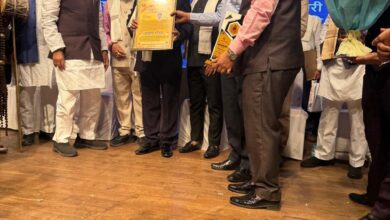 Pratapgarh news: Brahmin Ekta Manch honored Sanjay Mishra with 'Brahmin Gaurav Samman'